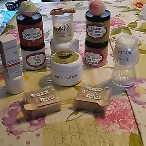 SPA  SECRETS  12 PC WOMEN'S SPA BODY SCRUBS SET